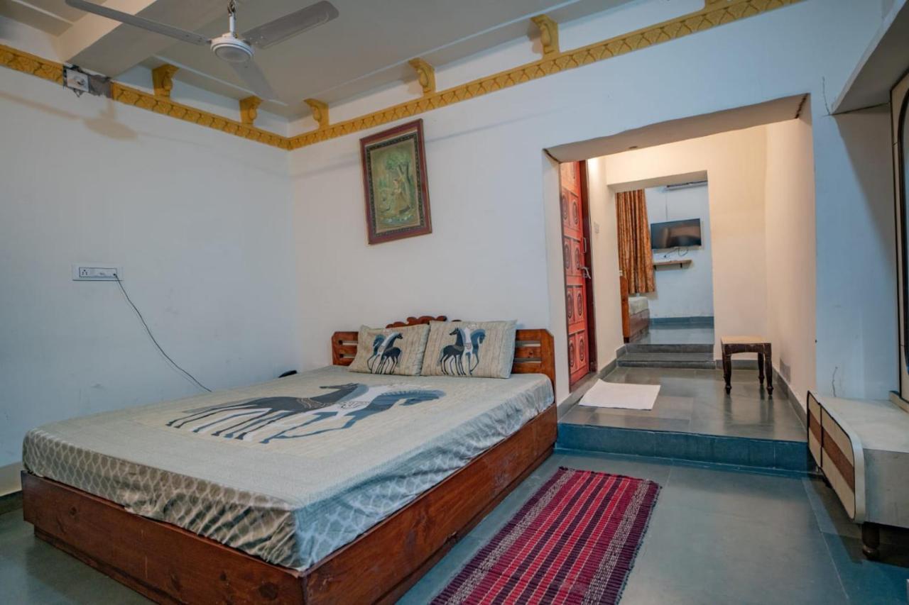 Hotel Ambavgarh Palace Udaipur Kültér fotó