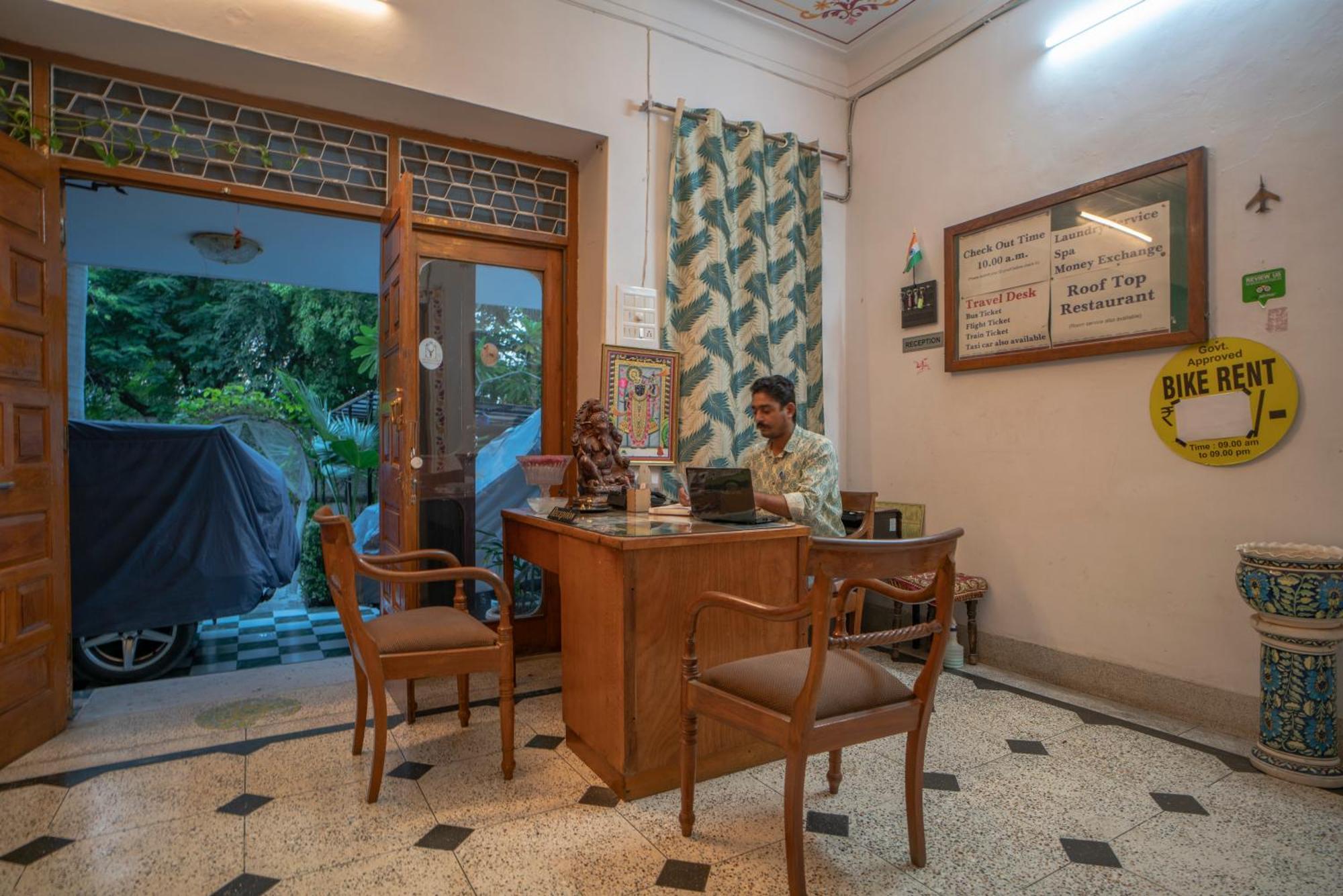 Hotel Ambavgarh Palace Udaipur Kültér fotó