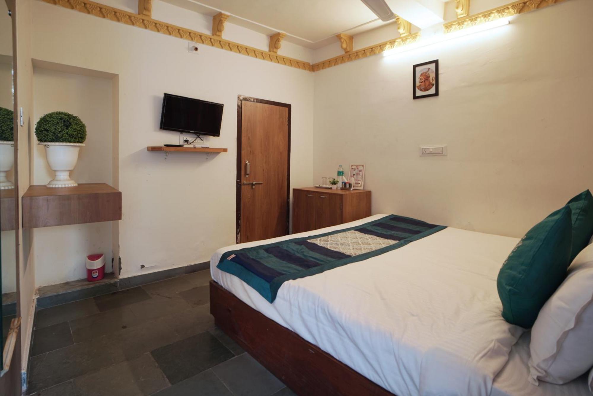 Hotel Ambavgarh Palace Udaipur Kültér fotó