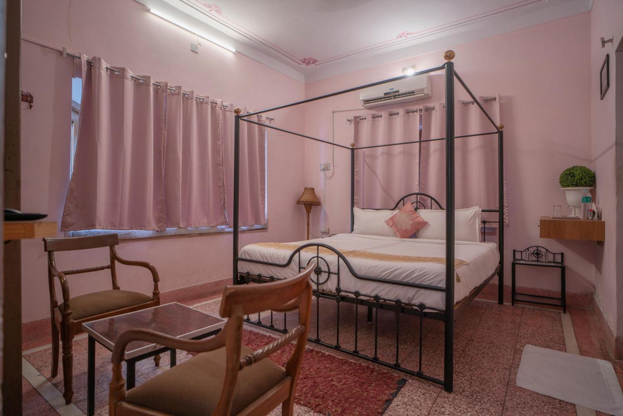 Hotel Ambavgarh Palace Udaipur Kültér fotó